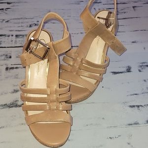 Jessica Simpson tan leather wedges